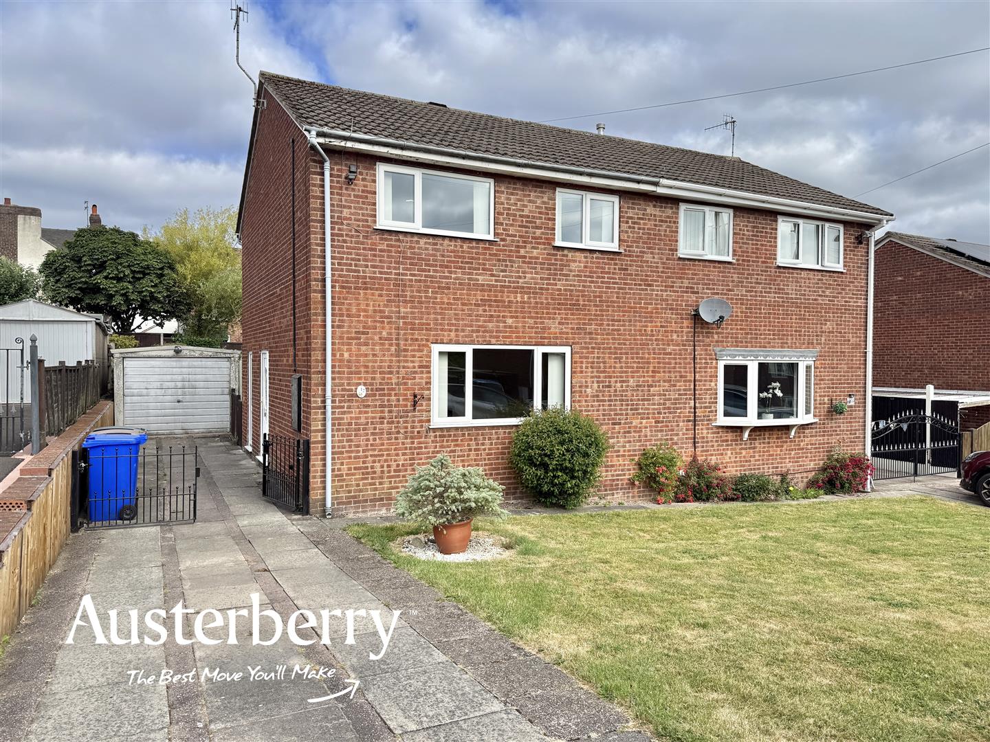 3 bed property in Ashridge Grove, Stoke-On-Trent